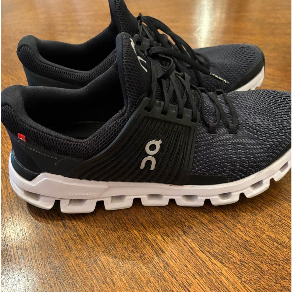 On cloud running shoe